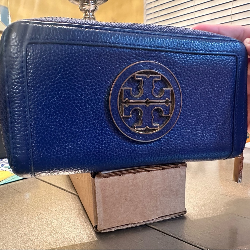 Tory Burch Navy Blue Zippered Wallet